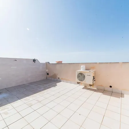 Expoholidays- Porto Fino Apartment
